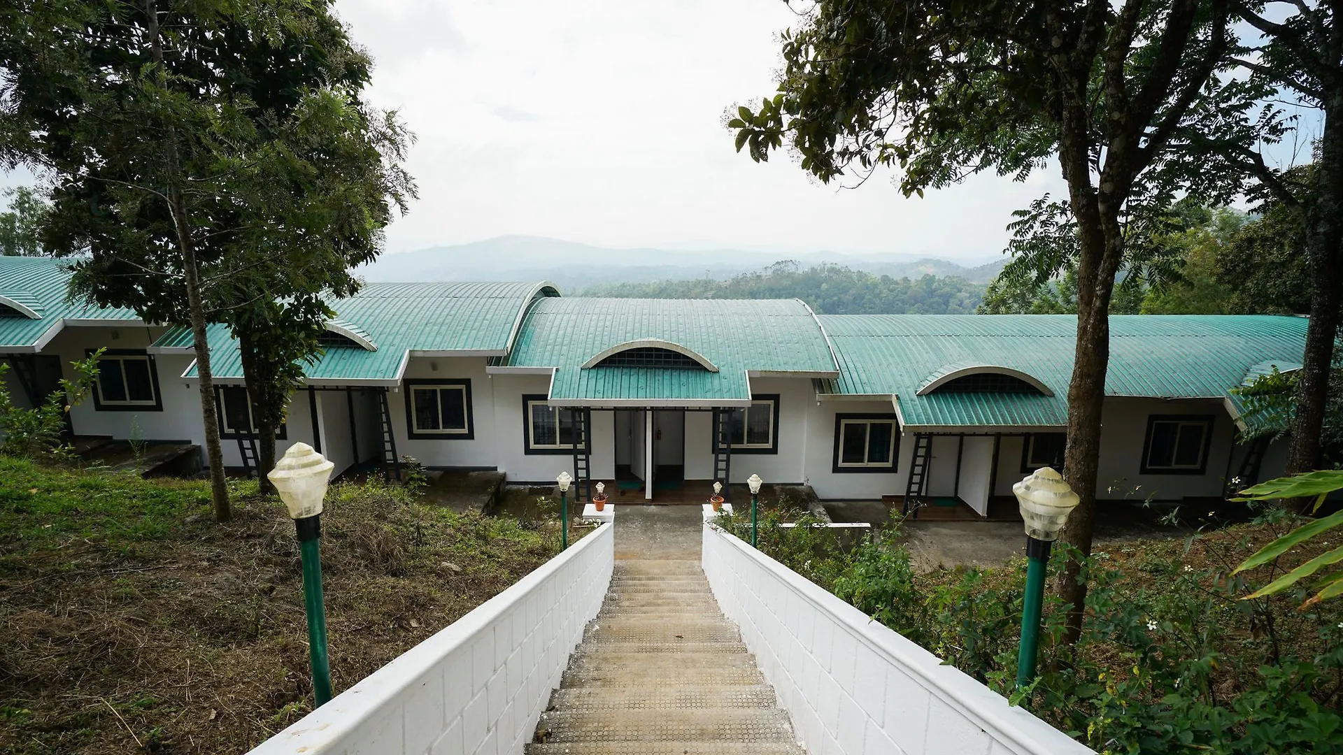 Oyo 10426 Le Placid Munnar Hotel