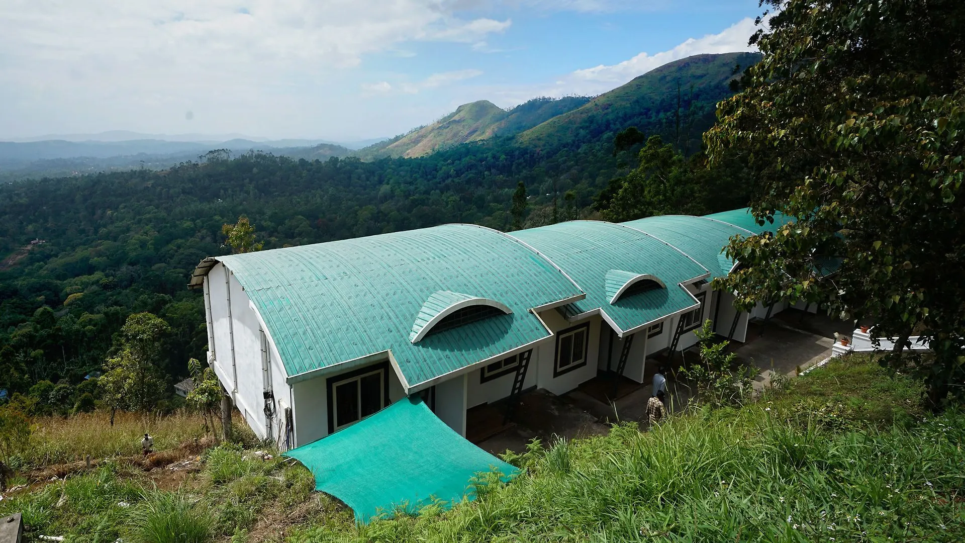 Oyo 10426 Le Placid Munnar Hotel